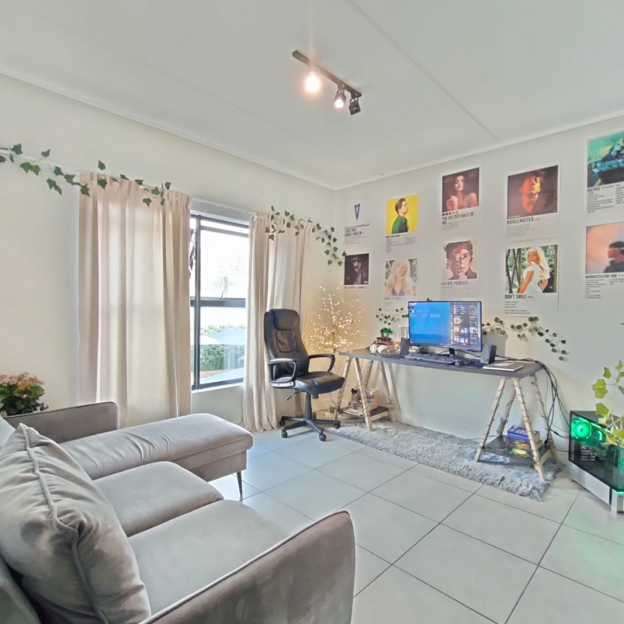 To Let 1 Bedroom Property for Rent in Waterfall Heights Gauteng