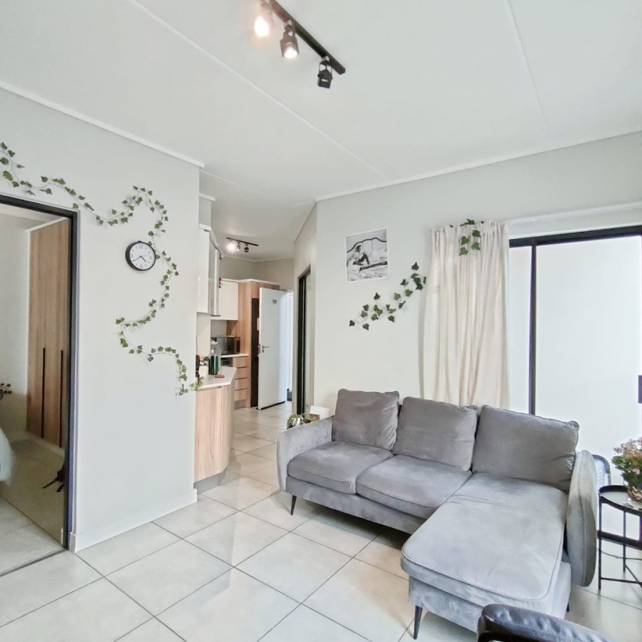 To Let 1 Bedroom Property for Rent in Waterfall Heights Gauteng