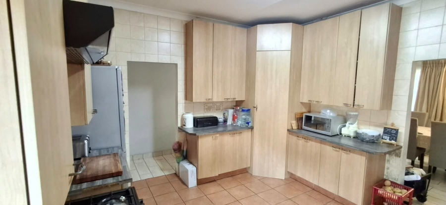 4 Bedroom Property for Sale in Sinoville Gauteng