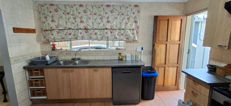 4 Bedroom Property for Sale in Sinoville Gauteng