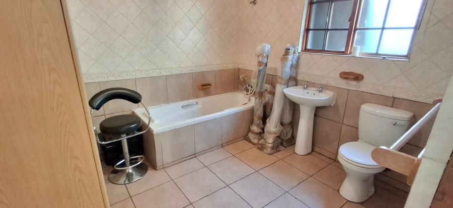 4 Bedroom Property for Sale in Sinoville Gauteng