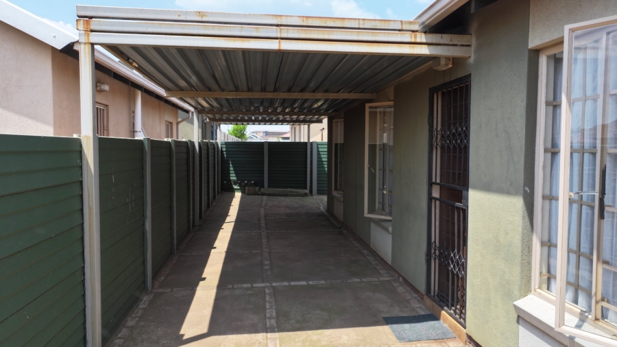 3 Bedroom Property for Sale in Sky City Gauteng