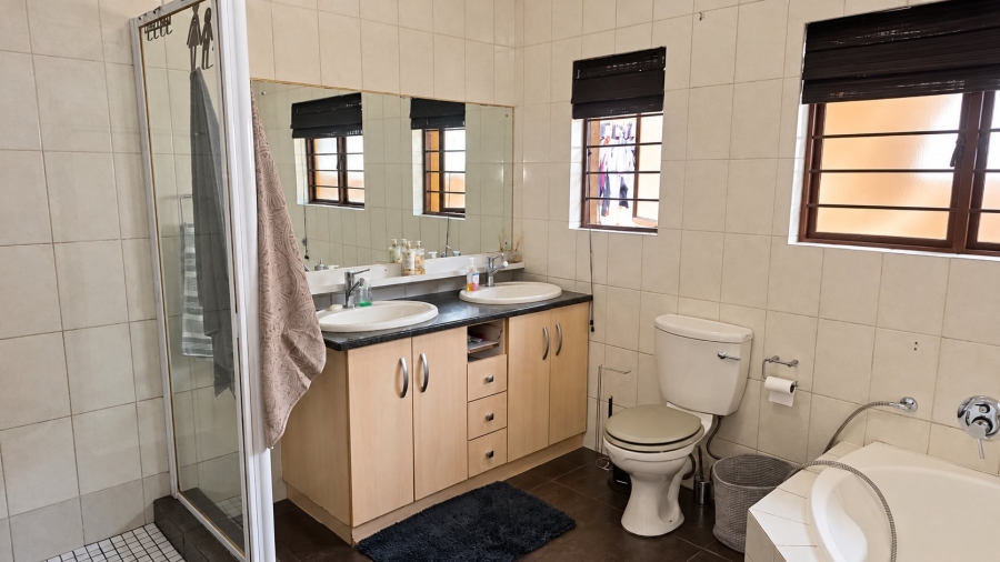 3 Bedroom Property for Sale in Carlswald Gauteng