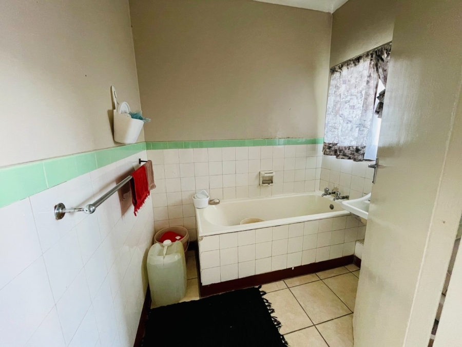 2 Bedroom Property for Sale in Muckleneuk Gauteng
