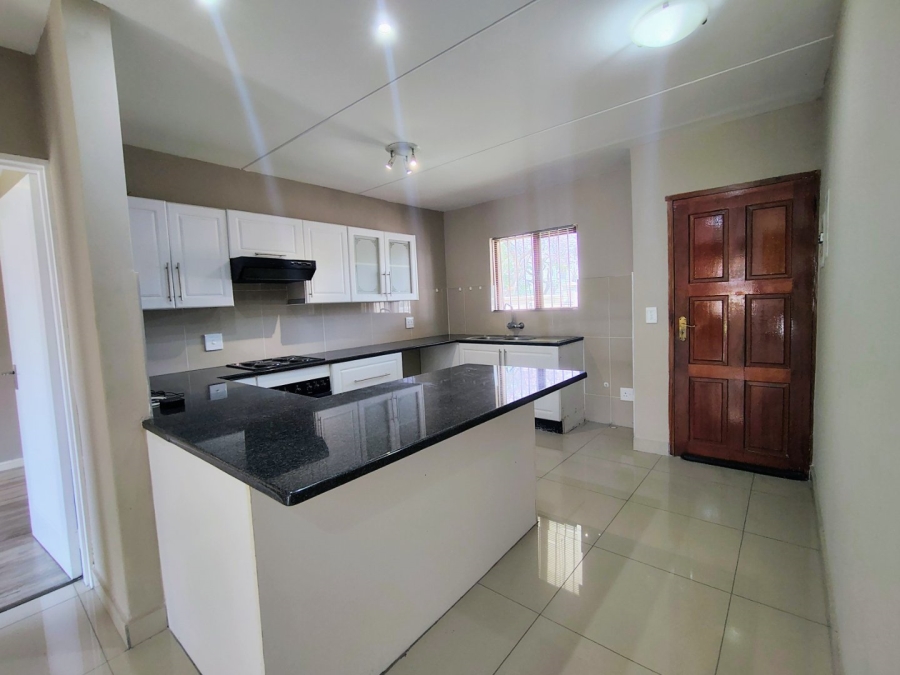 To Let 3 Bedroom Property for Rent in Halfway Gardens Gauteng