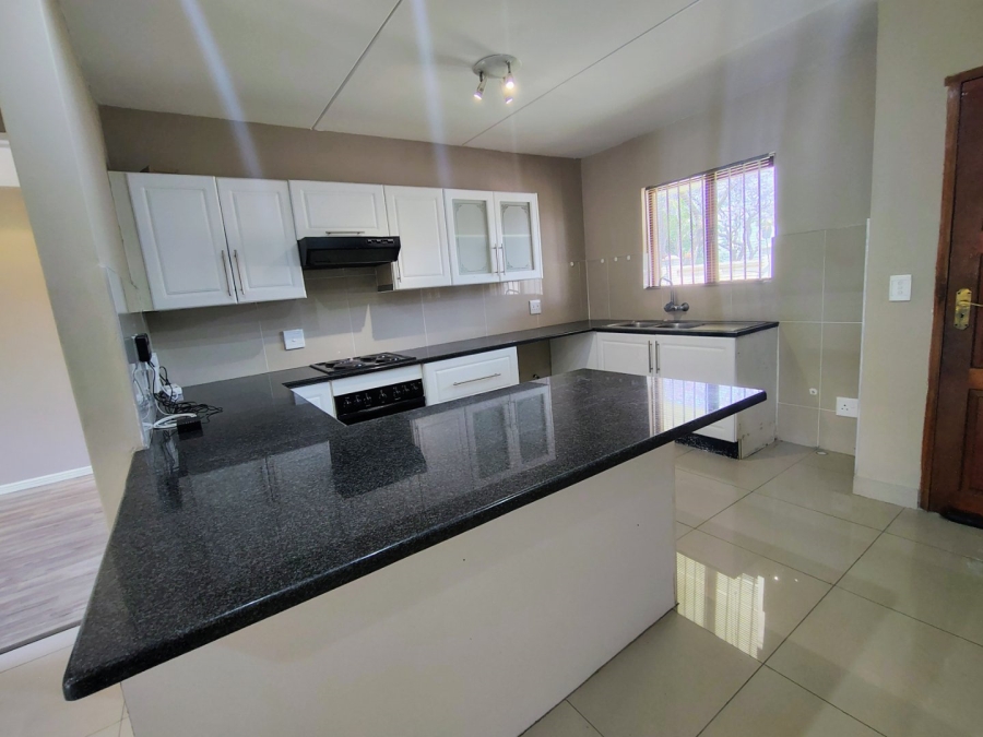 To Let 3 Bedroom Property for Rent in Halfway Gardens Gauteng