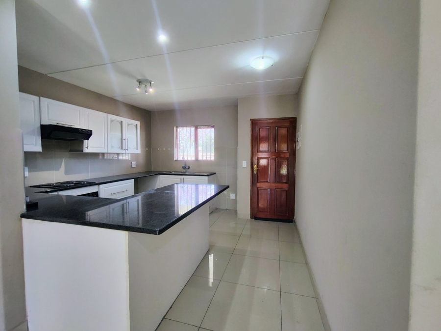 To Let 3 Bedroom Property for Rent in Halfway Gardens Gauteng