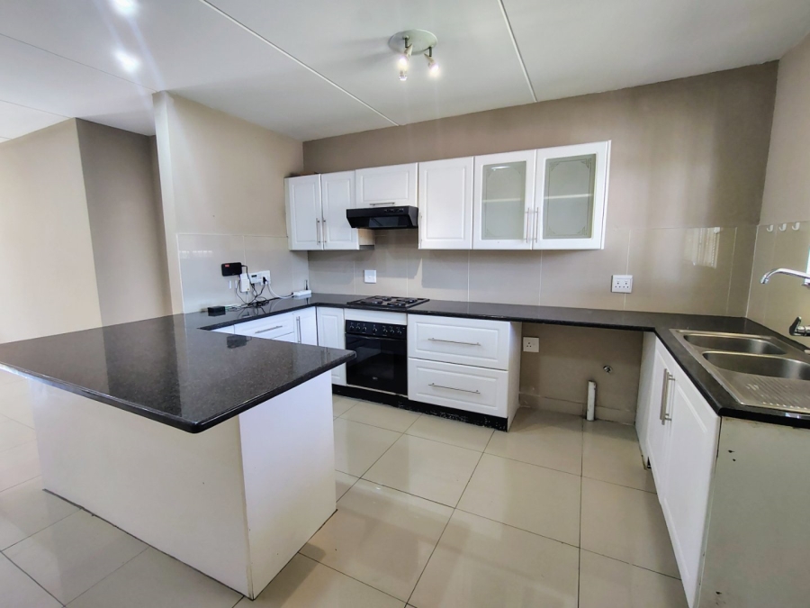 To Let 3 Bedroom Property for Rent in Halfway Gardens Gauteng