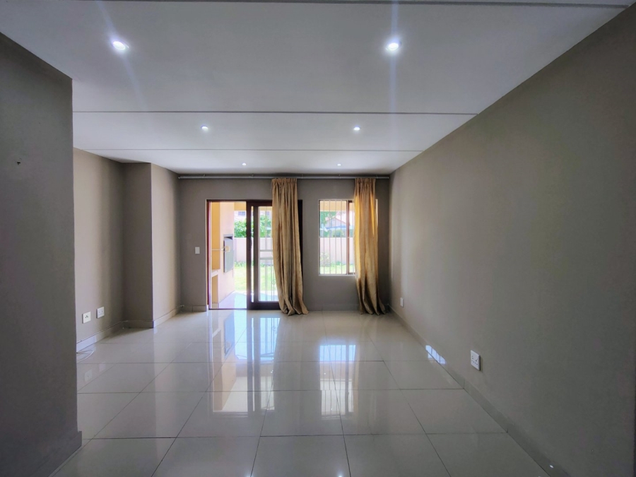 To Let 3 Bedroom Property for Rent in Halfway Gardens Gauteng