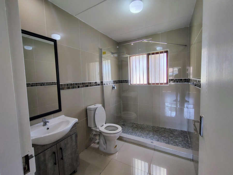 To Let 3 Bedroom Property for Rent in Halfway Gardens Gauteng