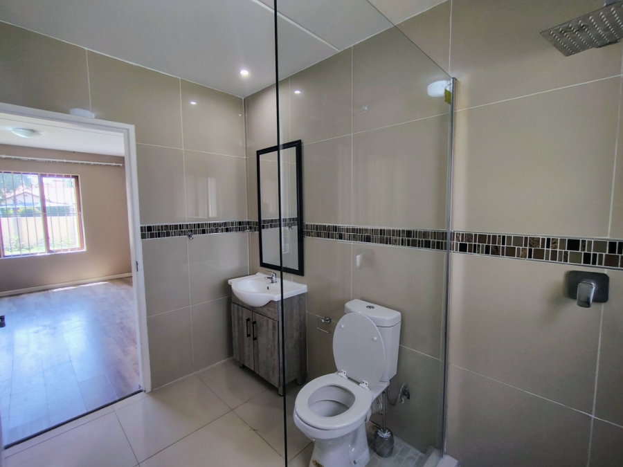 To Let 3 Bedroom Property for Rent in Halfway Gardens Gauteng