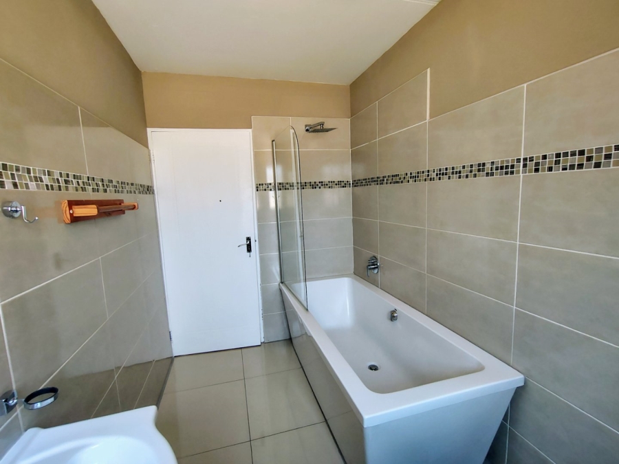 To Let 3 Bedroom Property for Rent in Halfway Gardens Gauteng