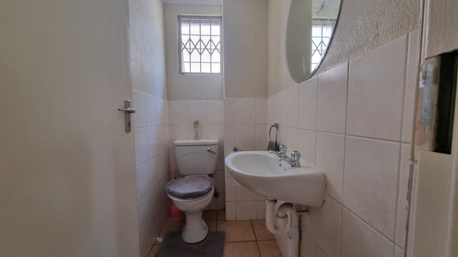 2 Bedroom Property for Sale in Kensington Gauteng