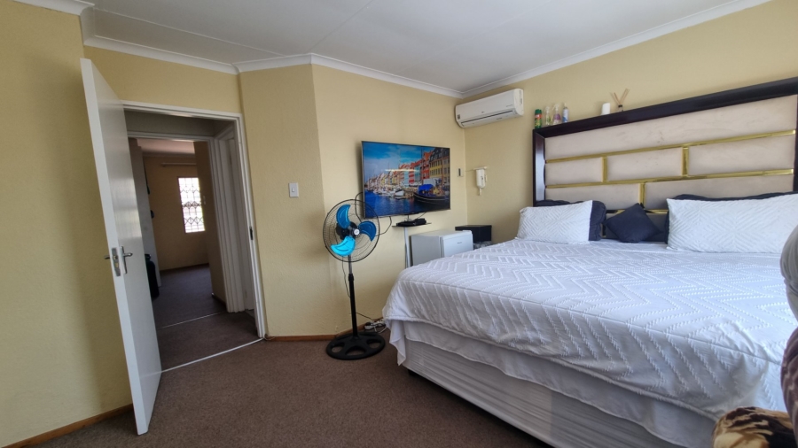 2 Bedroom Property for Sale in Kensington Gauteng