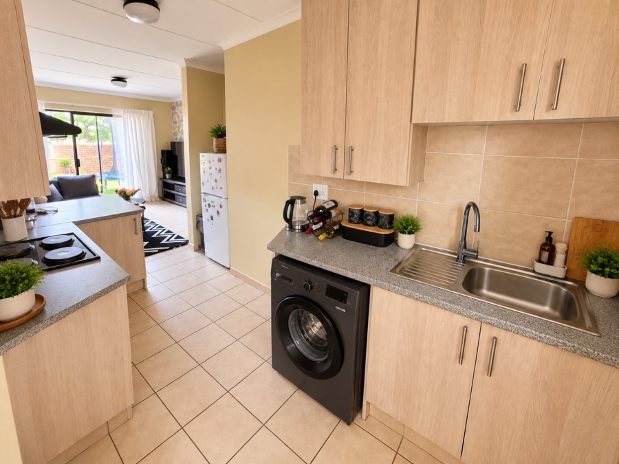 To Let 2 Bedroom Property for Rent in Chantelle Gauteng
