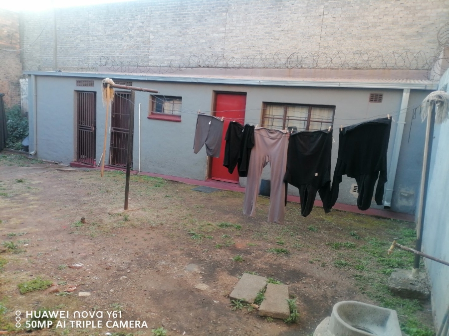 11 Bedroom Property for Sale in Fairview Gauteng