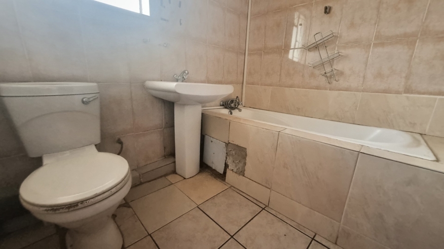 2 Bedroom Property for Sale in Vanderbijlpark CW 2 Gauteng