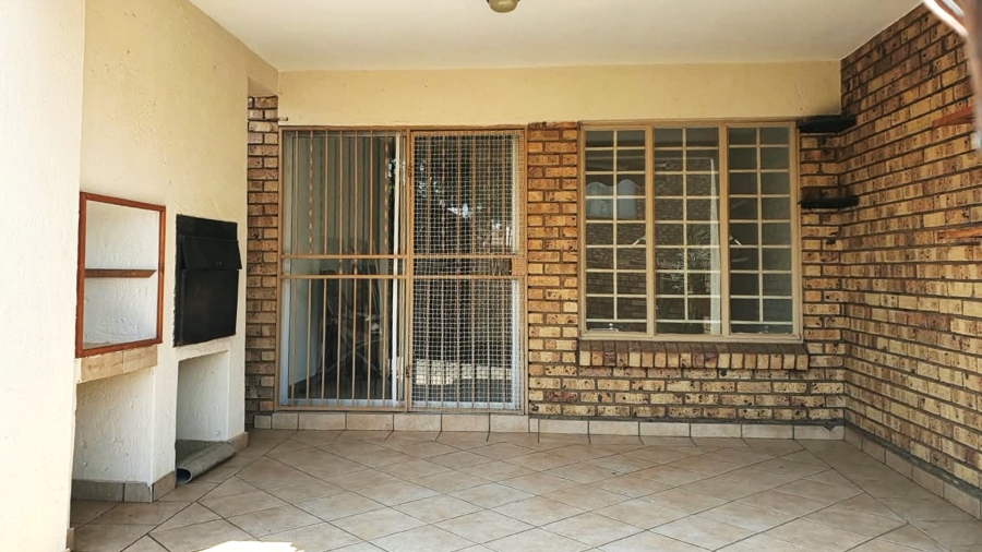 2 Bedroom Property for Sale in Celtisdal Gauteng