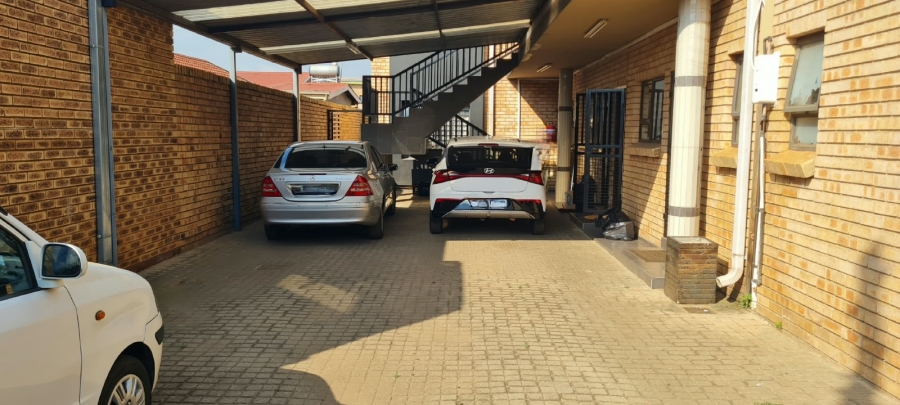 To Let  Bedroom Property for Rent in Lenasia Ext 5 Gauteng