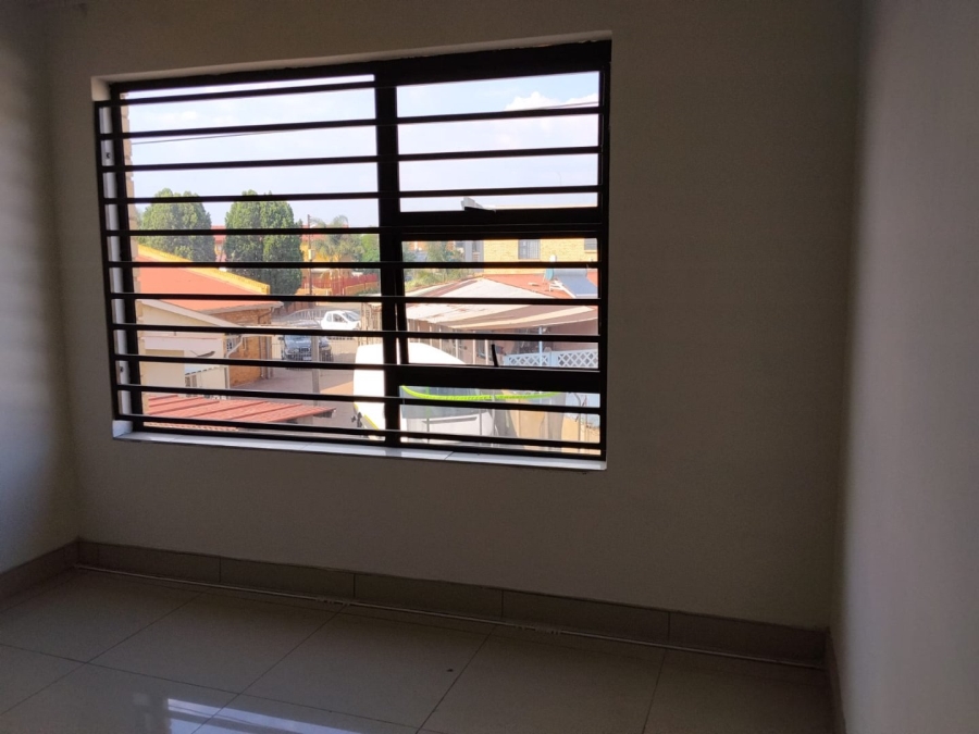 To Let  Bedroom Property for Rent in Lenasia Ext 5 Gauteng