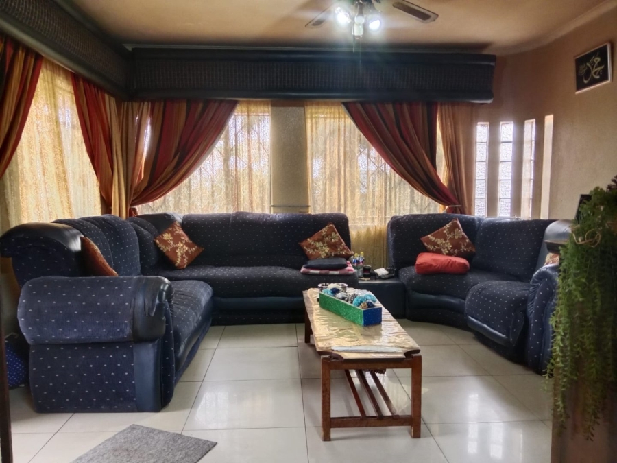 Bedroom Property for Sale in Lenasia Ext 13 Gauteng