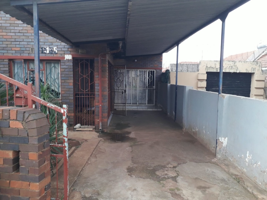  Bedroom Property for Sale in Lenasia Ext 13 Gauteng