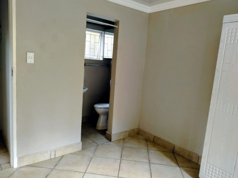 1 Bedroom Property for Sale in Tres Jolie Gauteng