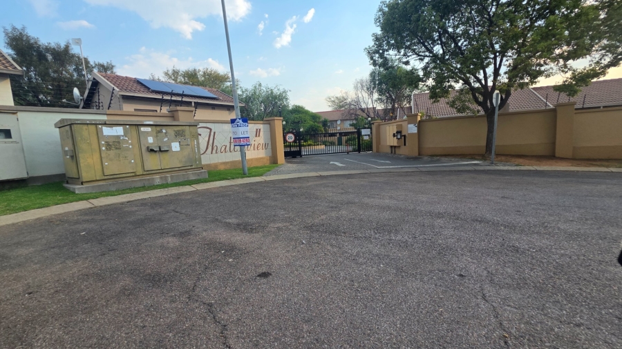 To Let 2 Bedroom Property for Rent in Thatchview Gauteng