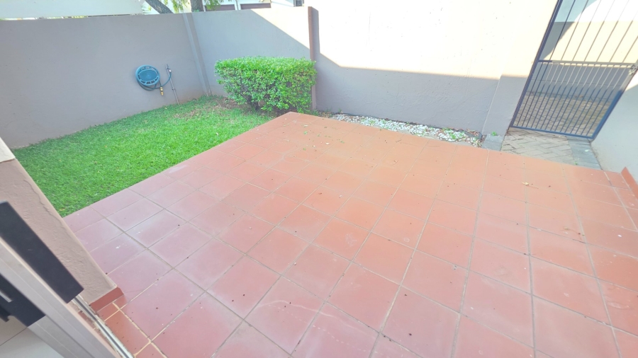 To Let 2 Bedroom Property for Rent in Thatchview Gauteng