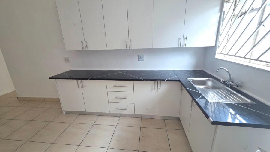 To Let 1 Bedroom Property for Rent in Erasmia Gauteng