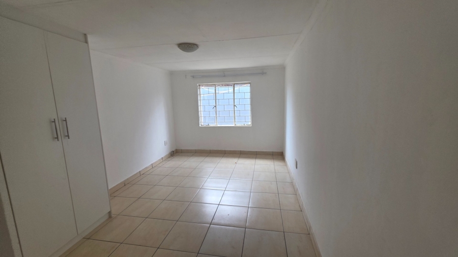 To Let 1 Bedroom Property for Rent in Erasmia Gauteng