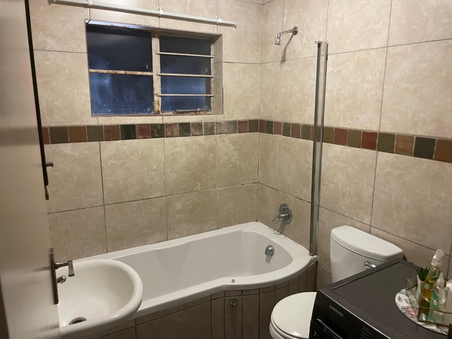To Let 2 Bedroom Property for Rent in Andeon Gauteng