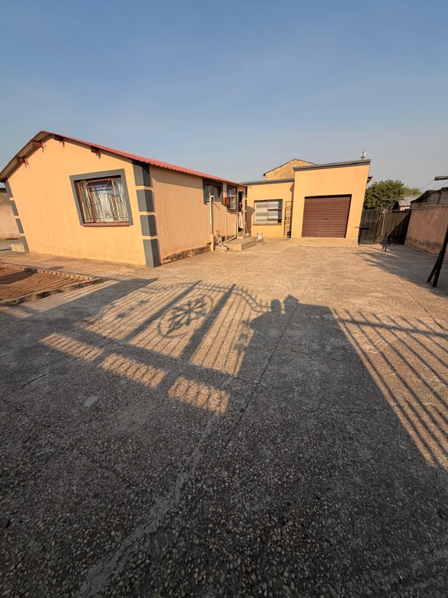 3 Bedroom Property for Sale in Esangweni Gauteng