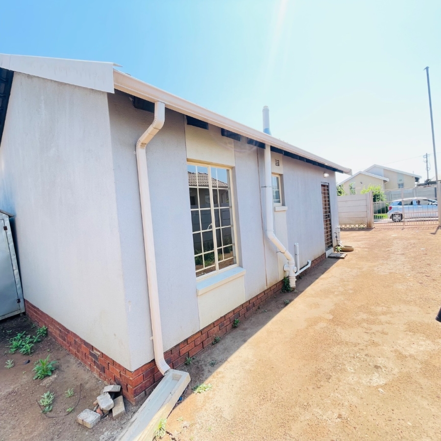 2 Bedroom Property for Sale in Sky City Gauteng