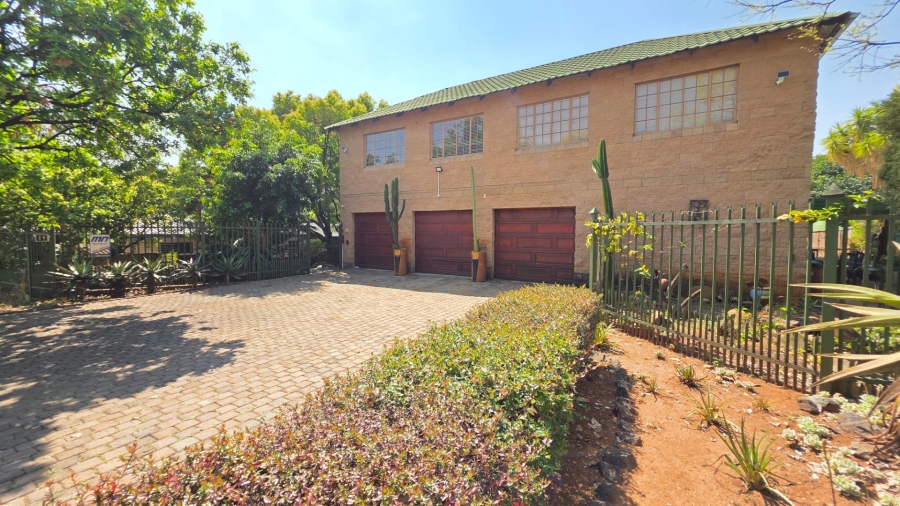 5 Bedroom Property for Sale in The Reeds Gauteng
