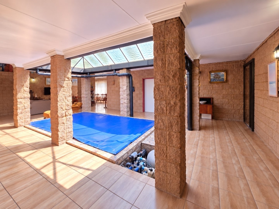 5 Bedroom Property for Sale in The Reeds Gauteng