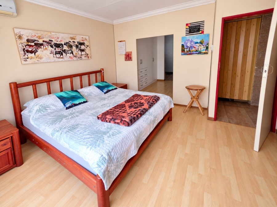 5 Bedroom Property for Sale in The Reeds Gauteng