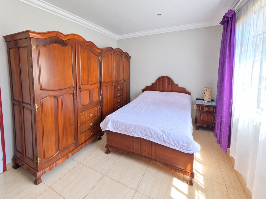 5 Bedroom Property for Sale in The Reeds Gauteng
