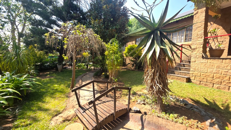 5 Bedroom Property for Sale in The Reeds Gauteng