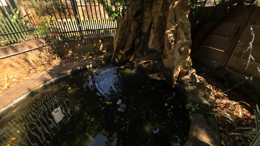 5 Bedroom Property for Sale in The Reeds Gauteng