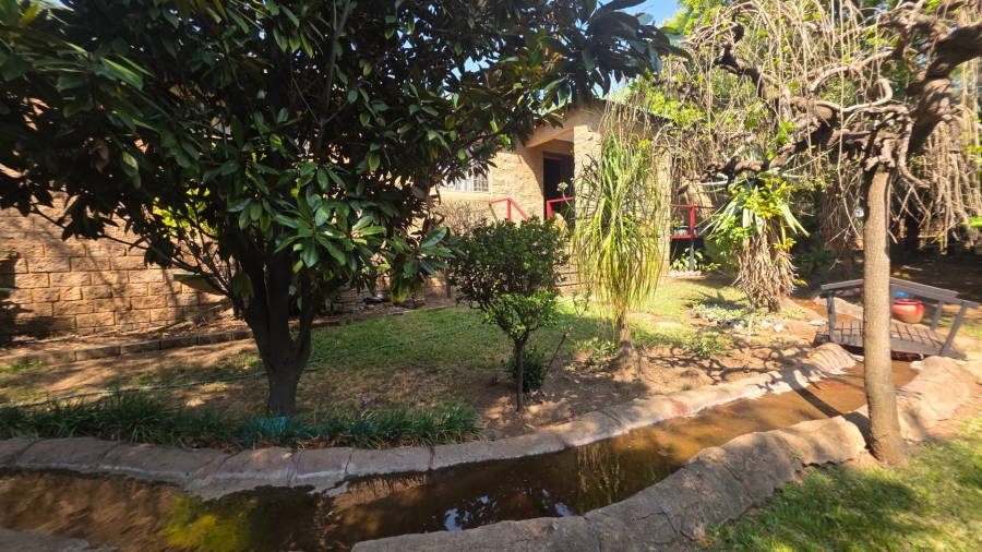 5 Bedroom Property for Sale in The Reeds Gauteng