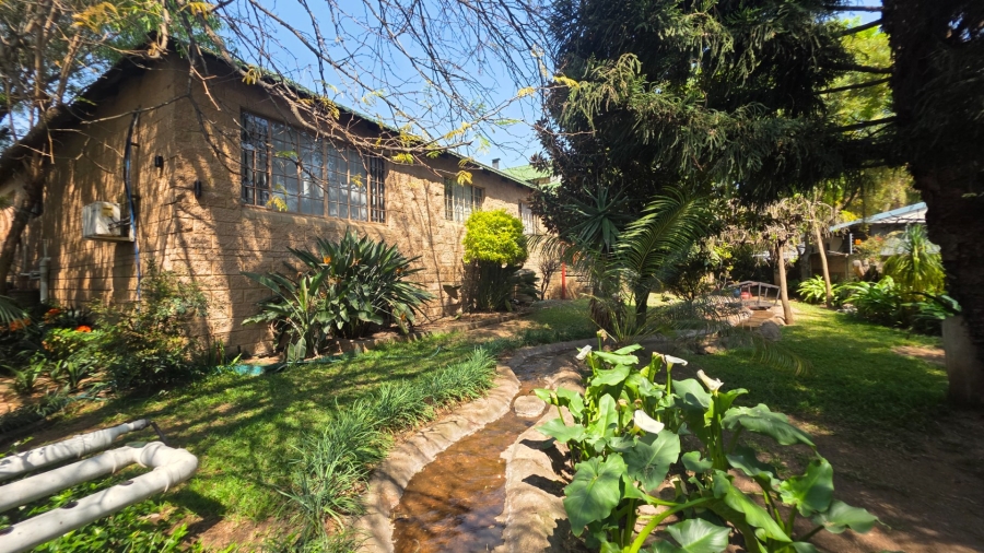 5 Bedroom Property for Sale in The Reeds Gauteng