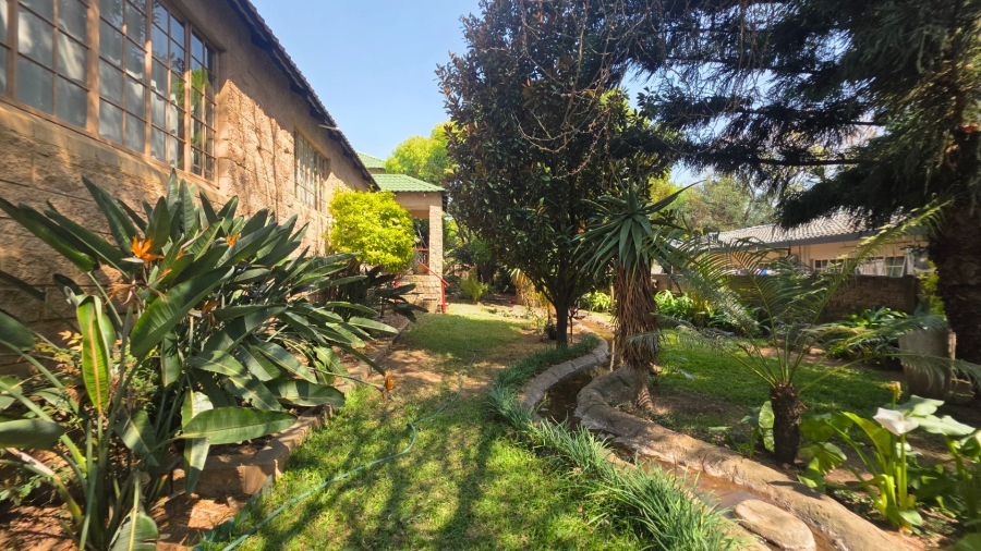 5 Bedroom Property for Sale in The Reeds Gauteng