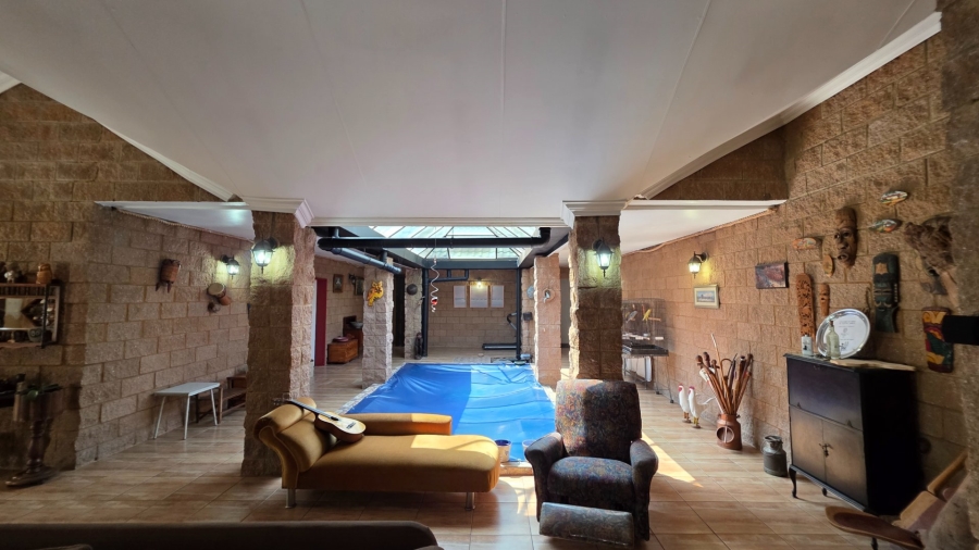 5 Bedroom Property for Sale in The Reeds Gauteng