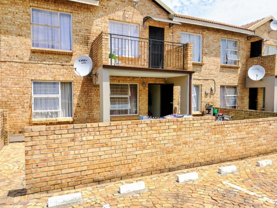 2 Bedroom Property for Sale in Honeypark Gauteng