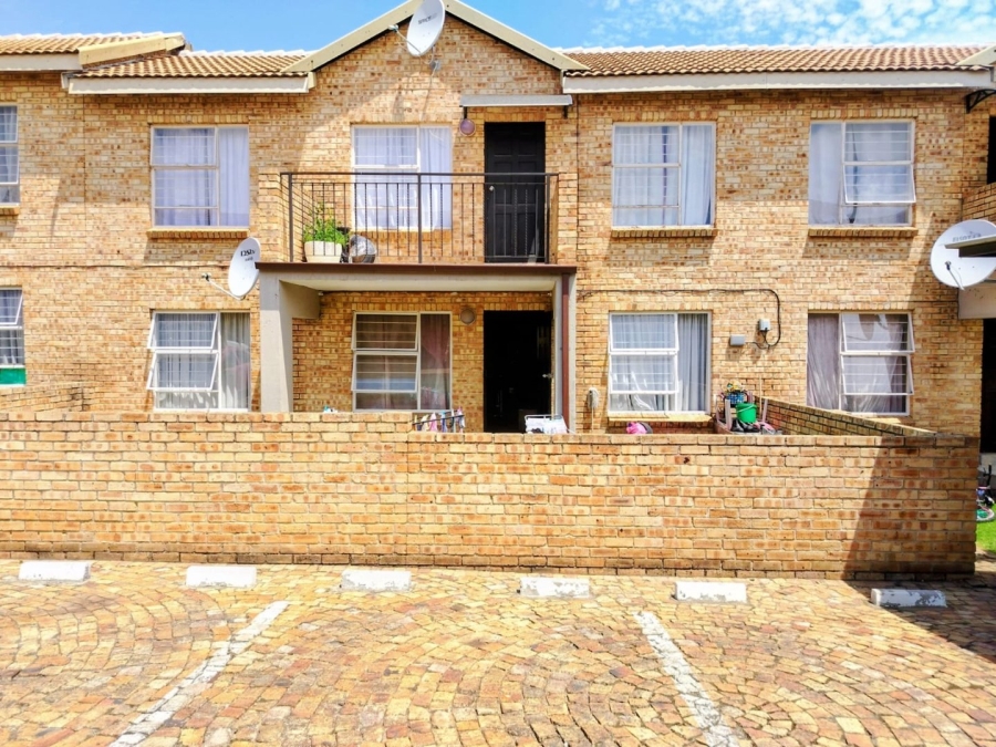 2 Bedroom Property for Sale in Honeypark Gauteng