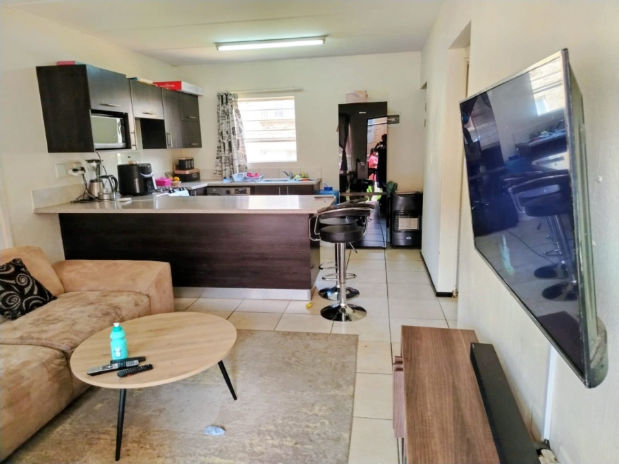 2 Bedroom Property for Sale in Honeypark Gauteng