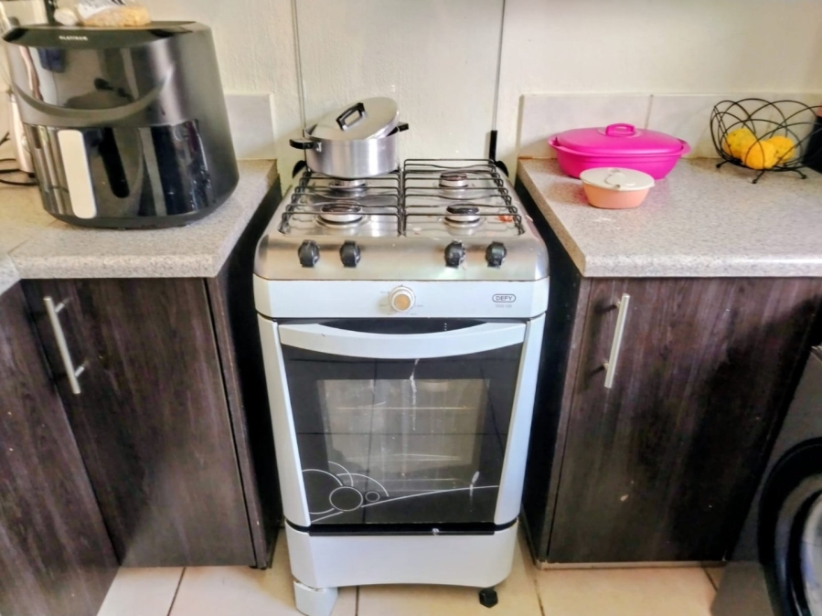 2 Bedroom Property for Sale in Honeypark Gauteng