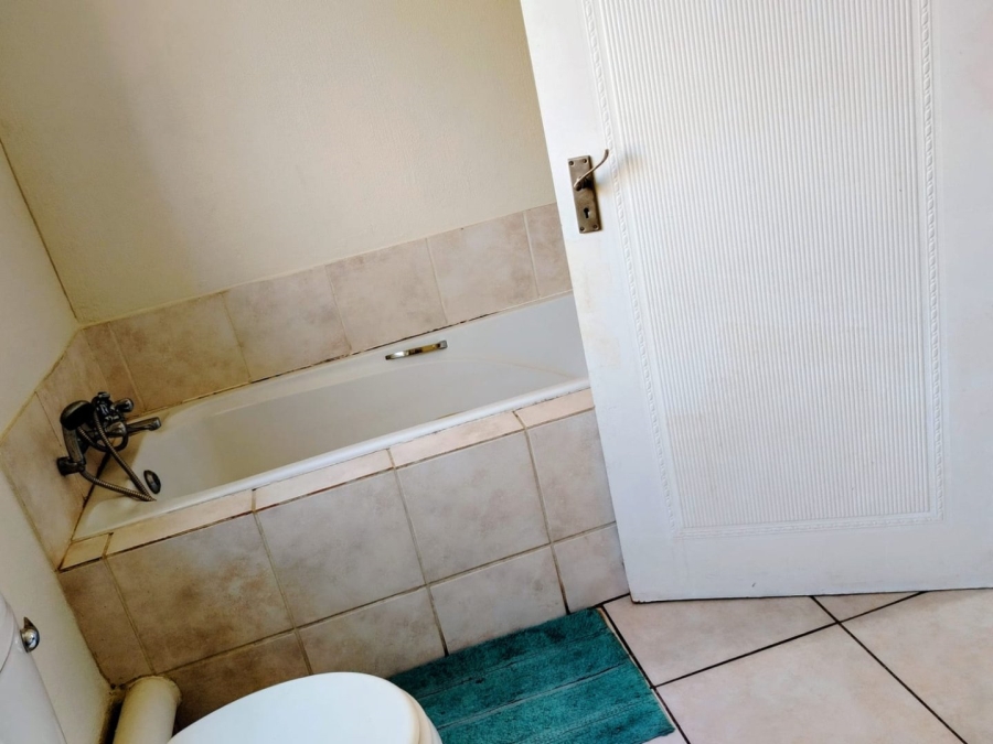 2 Bedroom Property for Sale in Honeypark Gauteng