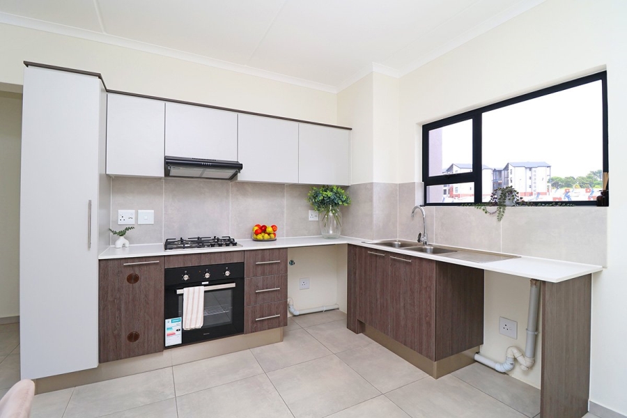 To Let 2 Bedroom Property for Rent in Fourways Gauteng